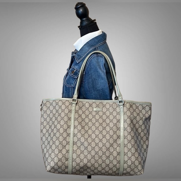 A16- 💯 % authentic Gucci shoulder bag - Picture 1 of 16